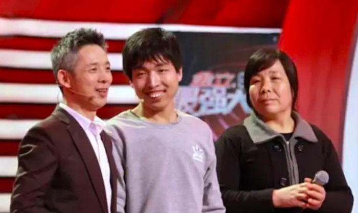 《最强大脑》第3期之“中国雨人” 周玮_ 世界孤独症关注日 | 让来自星星的孩子，不再孤单_BJL(中国)基因